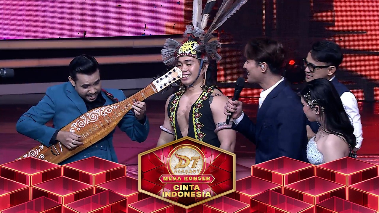 Petrus Sape Ajarkan Cara Main Sape! Fildan Ternyata Jago | Mega Konser Cinta Indonesia