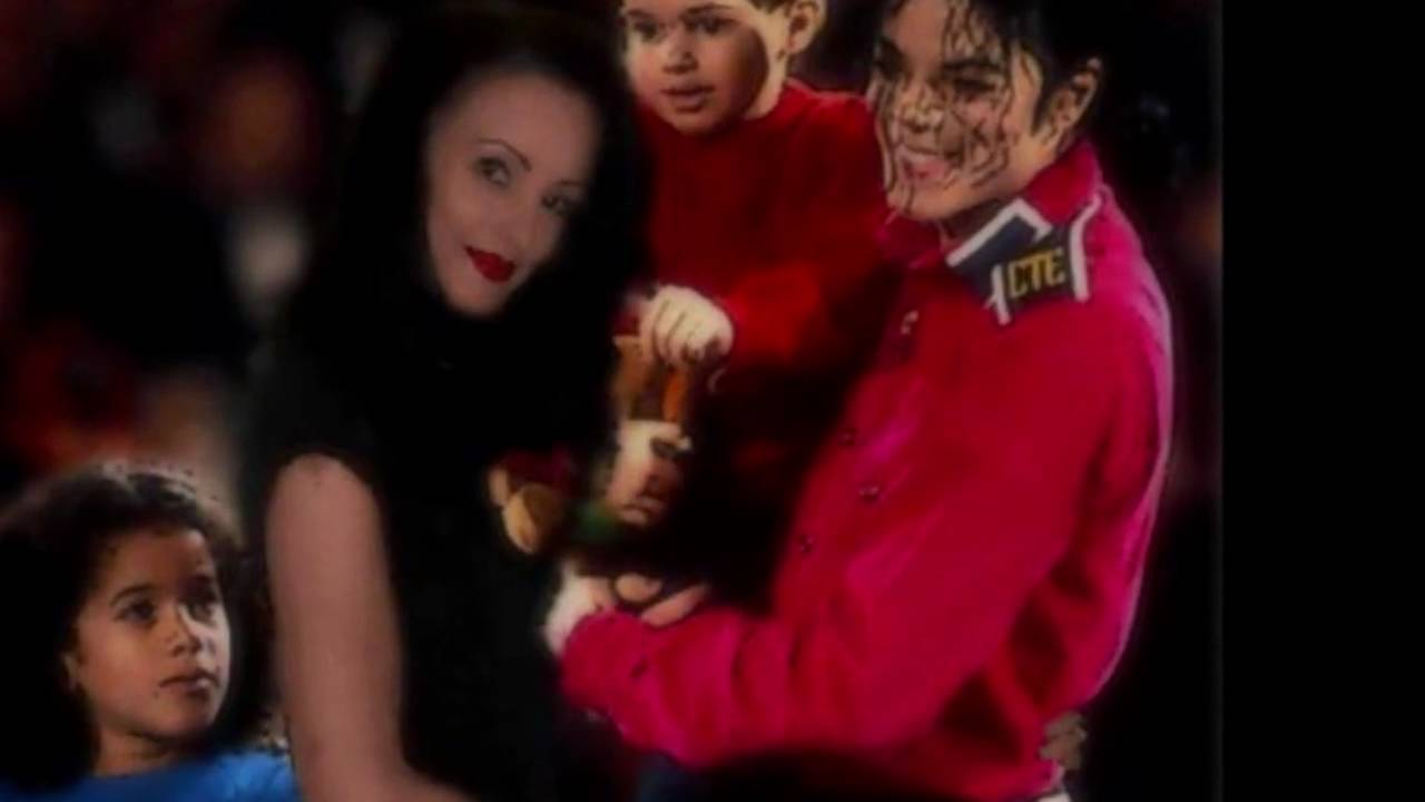 MICHAEL JACKSON & TATIANA THUMBTZEN ''TE AMO'' RARE PICS (KISS OF LOVE)