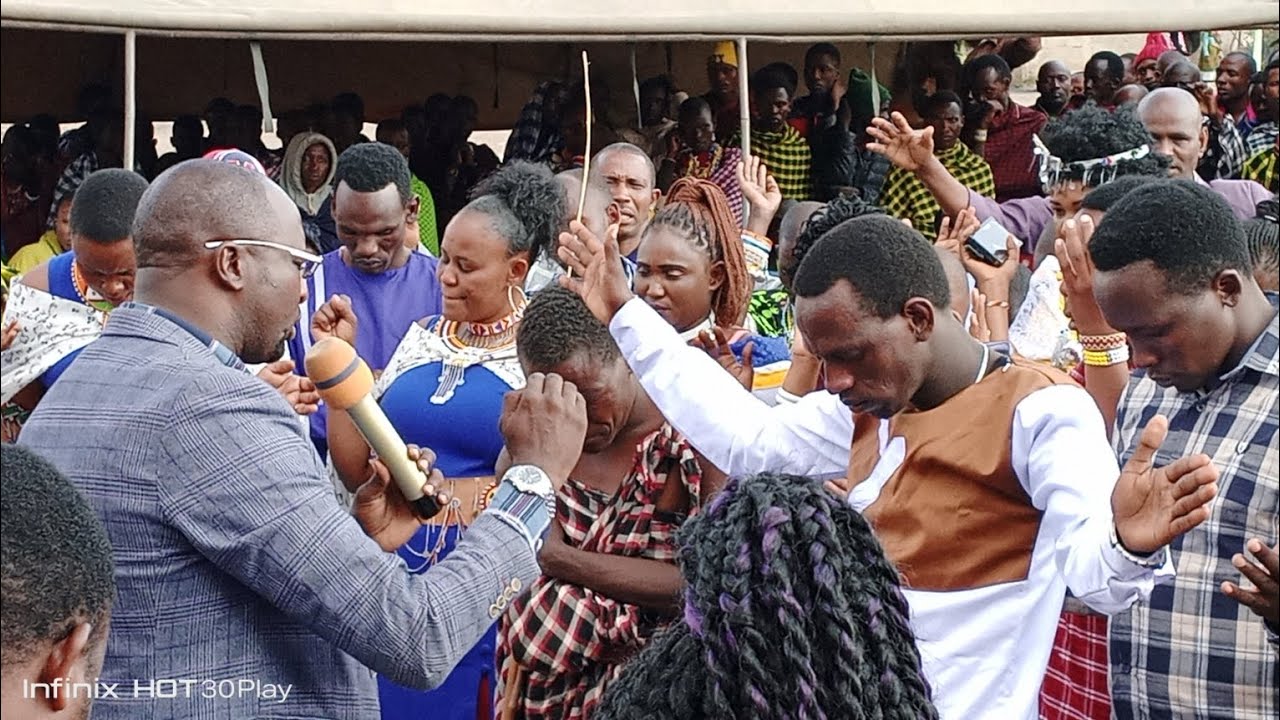 Rasmi Bishop Augustino Laizer Akimbariki Pst Daniel Ole Taiko Kwenye Uzinduzi | Nanja Monduli