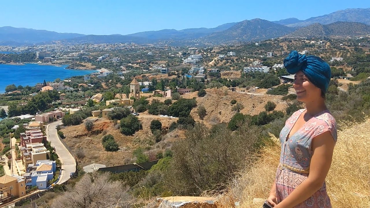 This is how the Greeks do it! (traditional Cretan Music/Party)