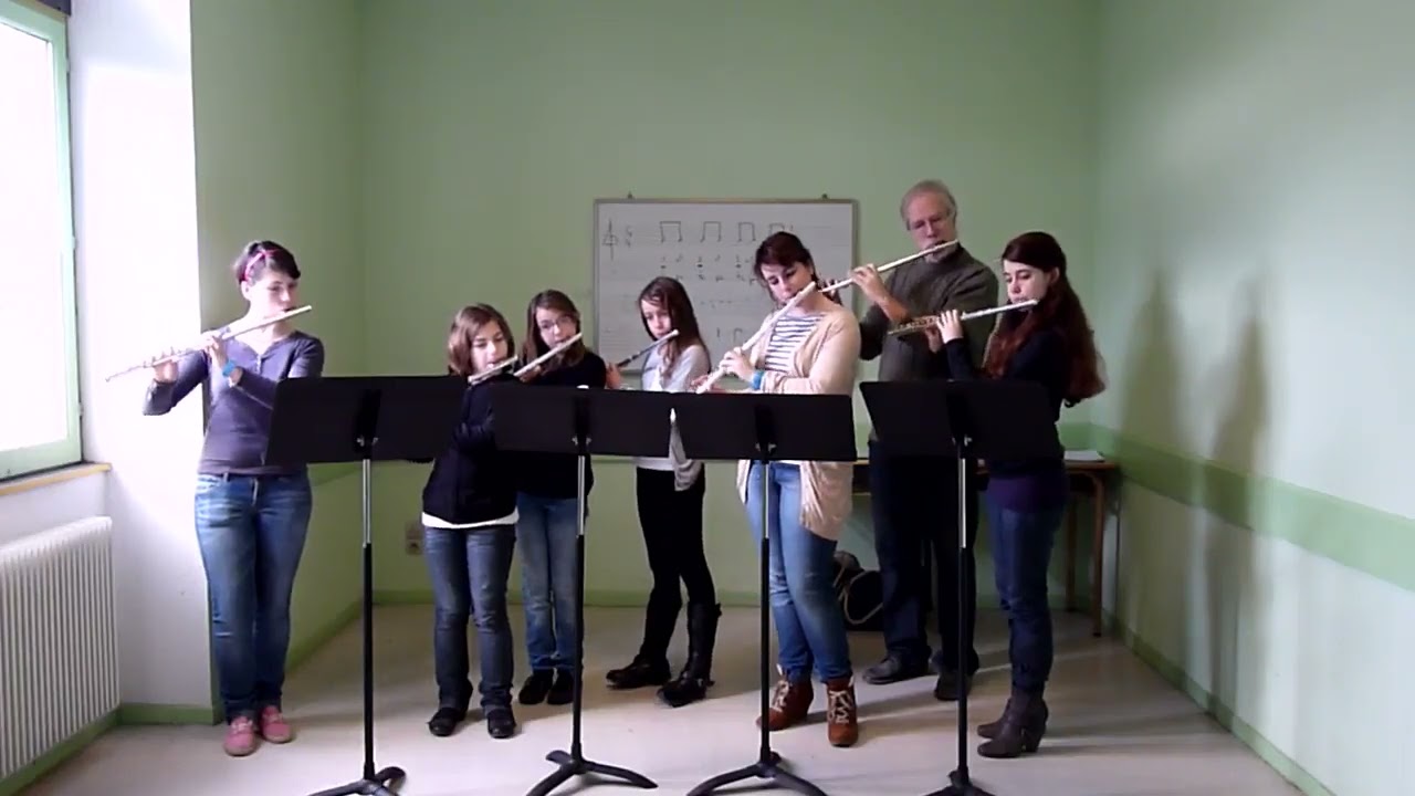 Scott Joplin: 'The Entertainer'  (flute ensemble).