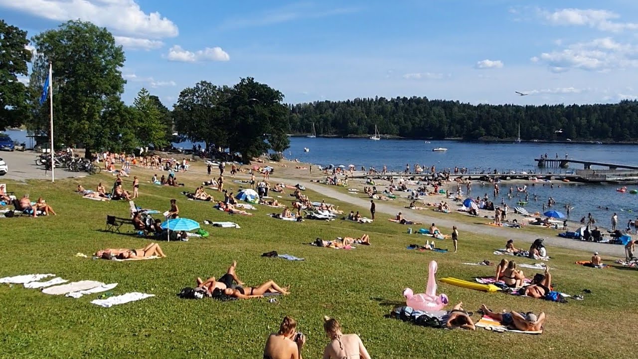 Hvalstrand bad - Beach in Hvalstad Asker Norway - Walking - Summer