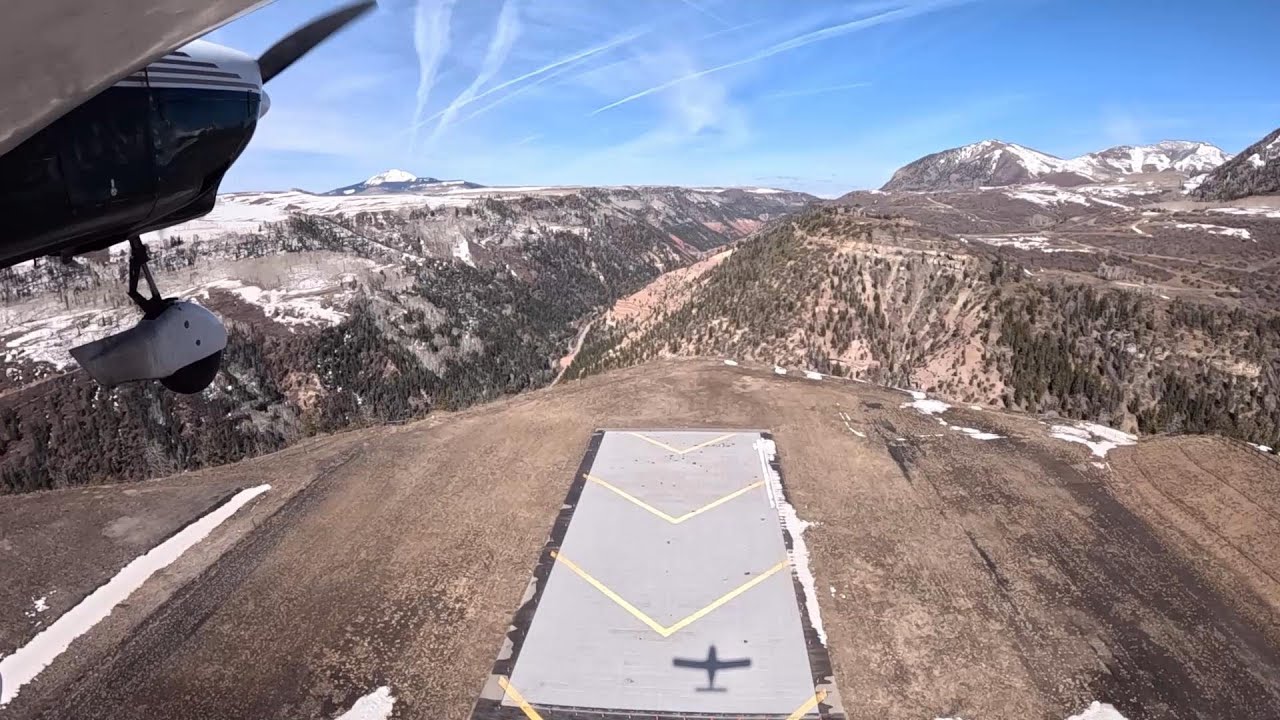 9,000' airport Telluride KTEX!