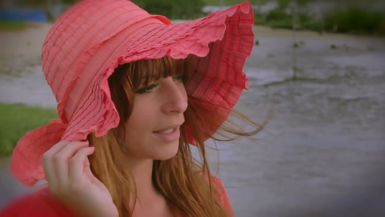 Francieli Tramontini as Rita Lee in 