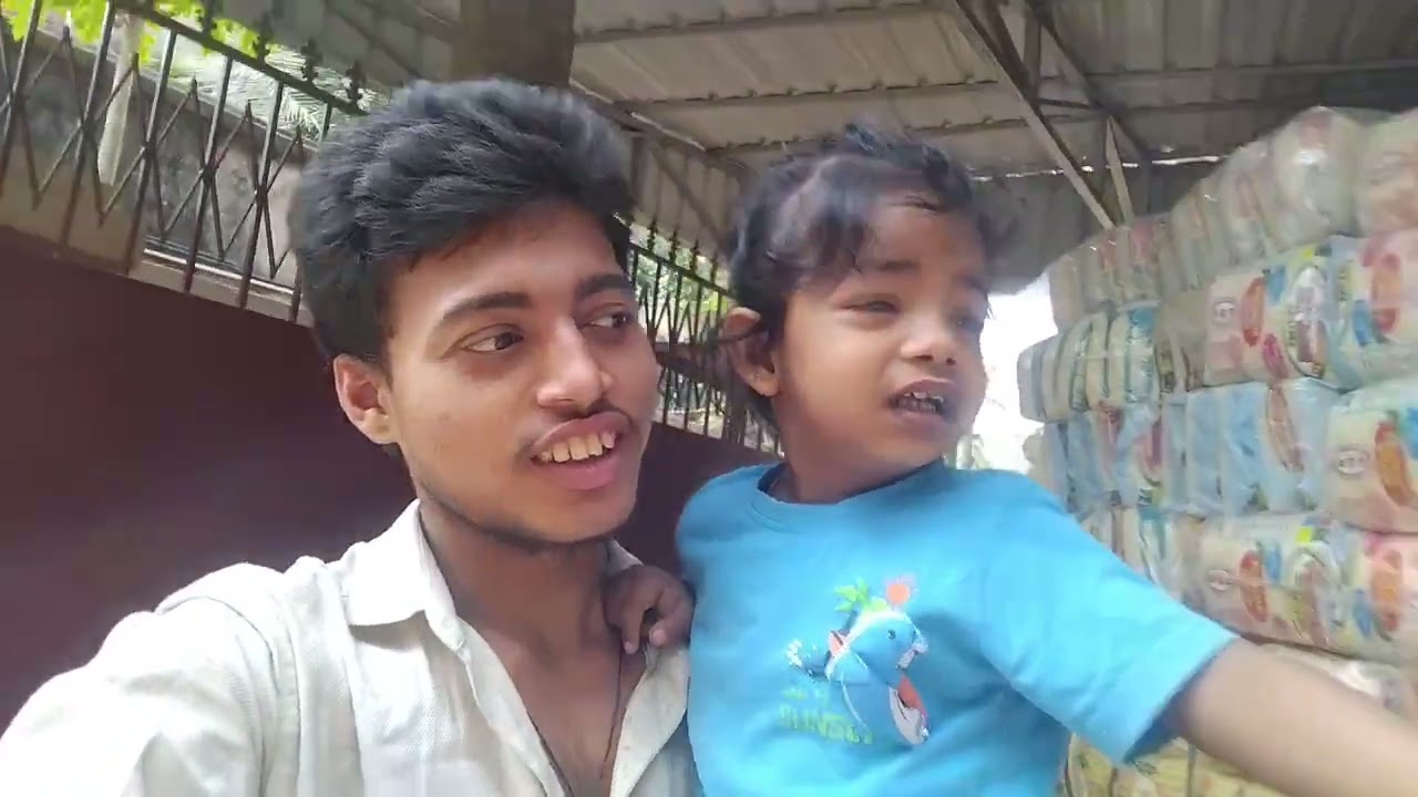 Aaj aaya muri ka gari our babu bhi aaya dekho 