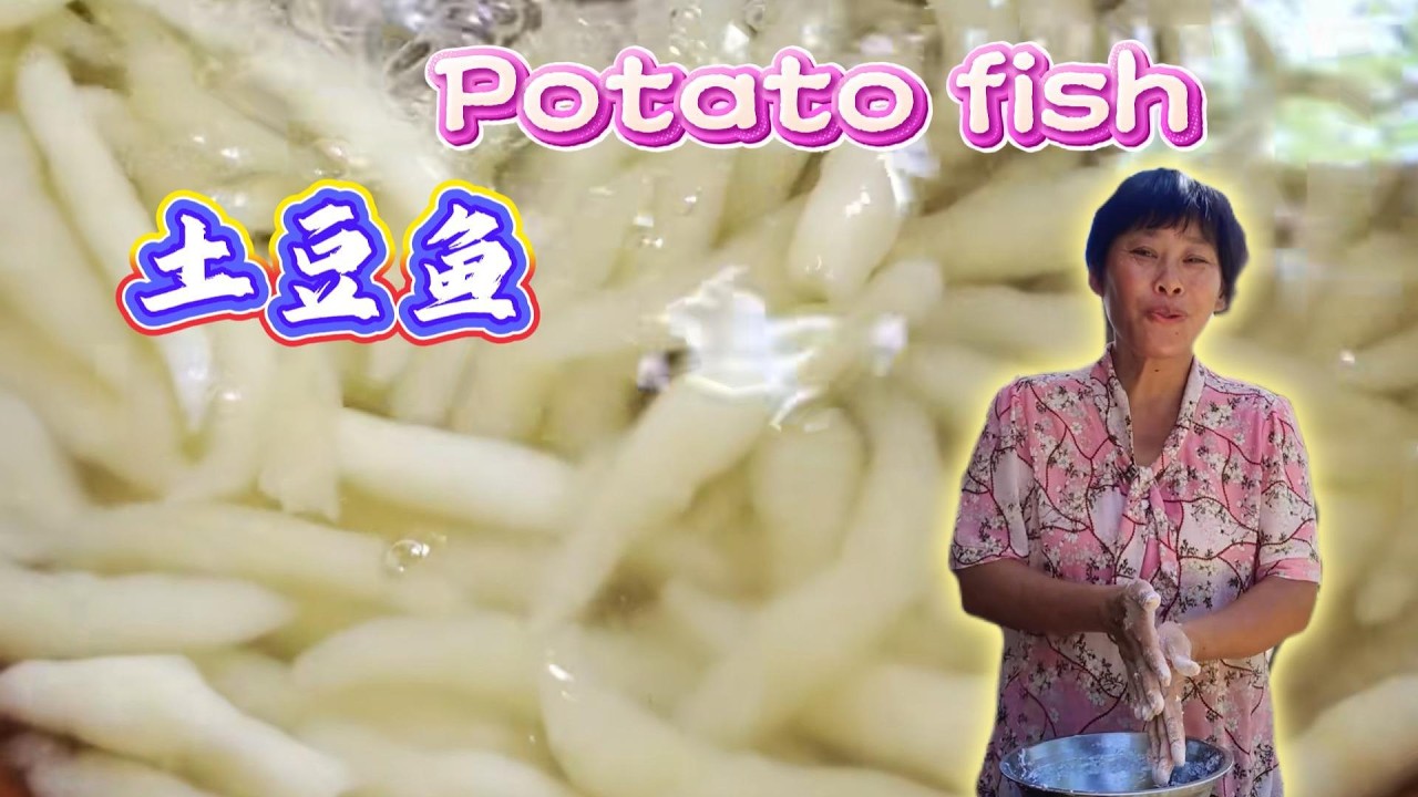 又到了家家做家常面的時節！今天俺媽和麵揉筋道做水扯面，面身筋道爽滑，澆上鹵子鮮香入味，色澤誘人，做法簡單的很一看就會！特別好吃！全村人都喜歡吃她做的飯！