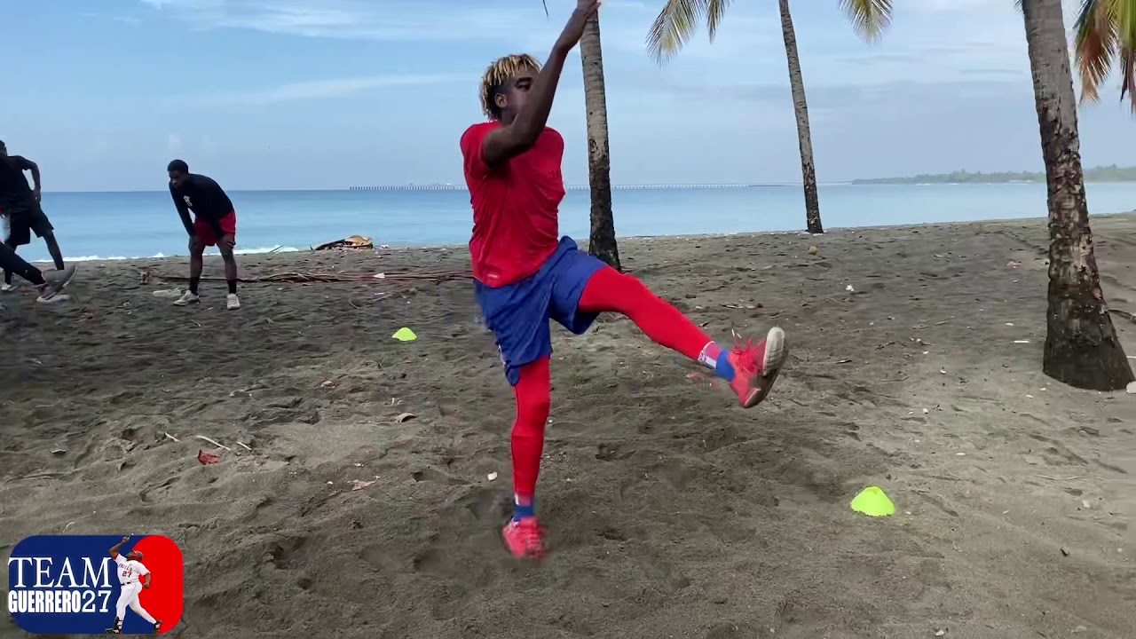 Vladimir Guerrero Jr. Y Gabby Guerrero - Preparación Física En La Playa | Cap. 1