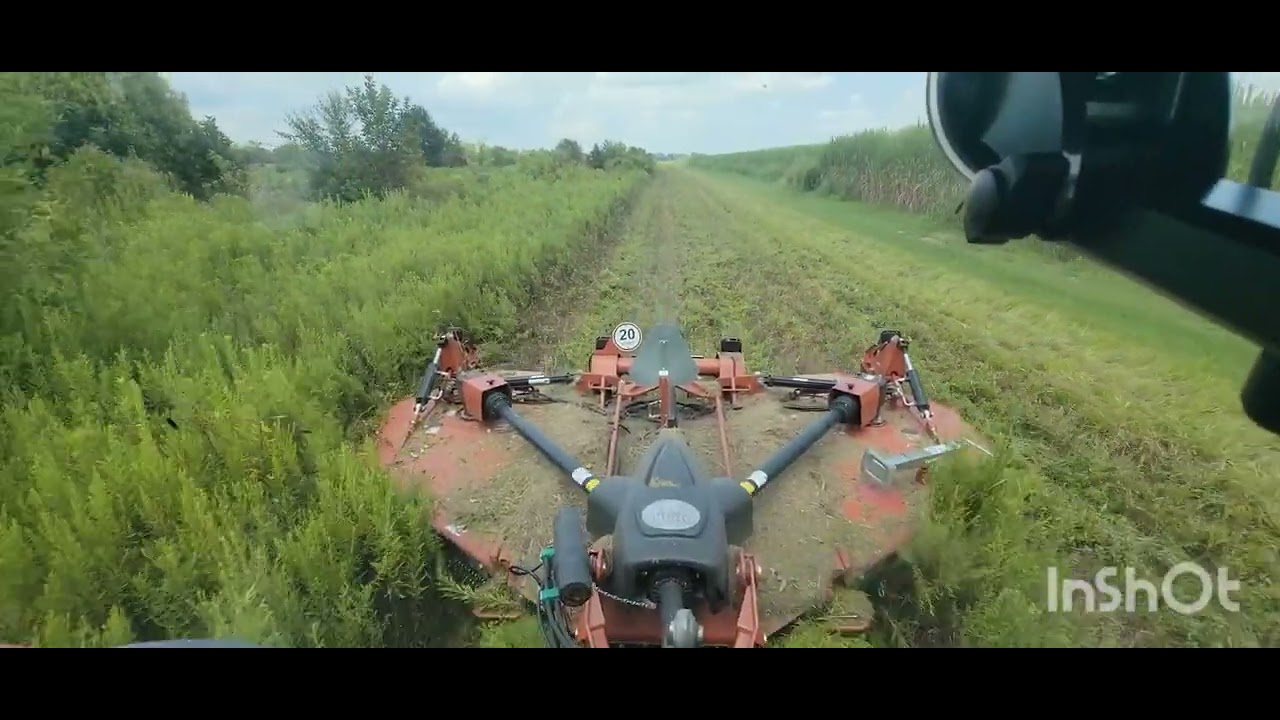 Glad I went with the Rhino 4125 over the TS12. #masseyferguson #bushhog #RhinoAg