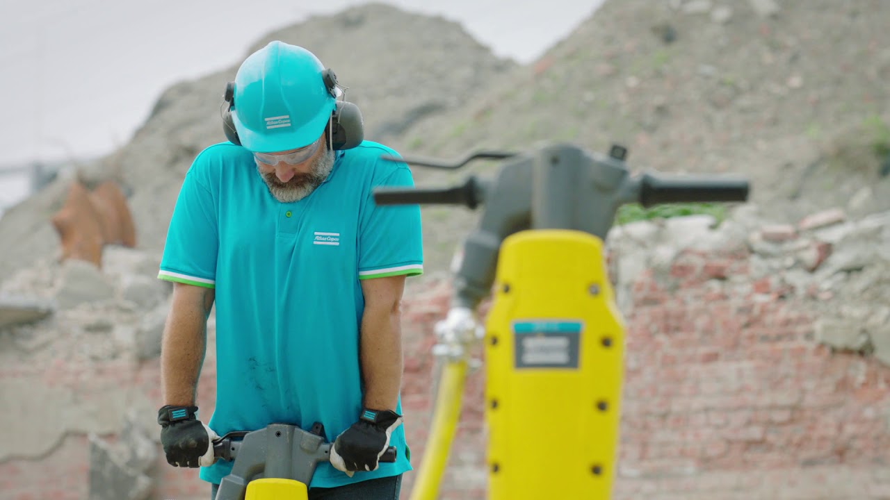 How to operate the RTEX pneumatic breaker
