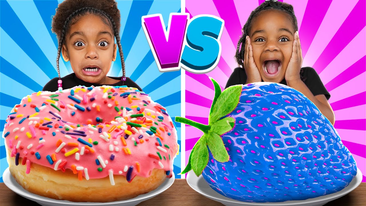 PINK VS BLUE FOOD CHALLENGE WITH NOVA & AYLA | The Princess Clubhouse