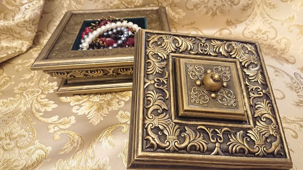 Шкатулка из потолочного плинтуса и картона