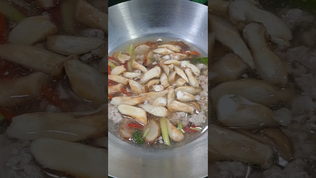 ต้มยำหมูสับซดร้อนๆอร่อยครับ