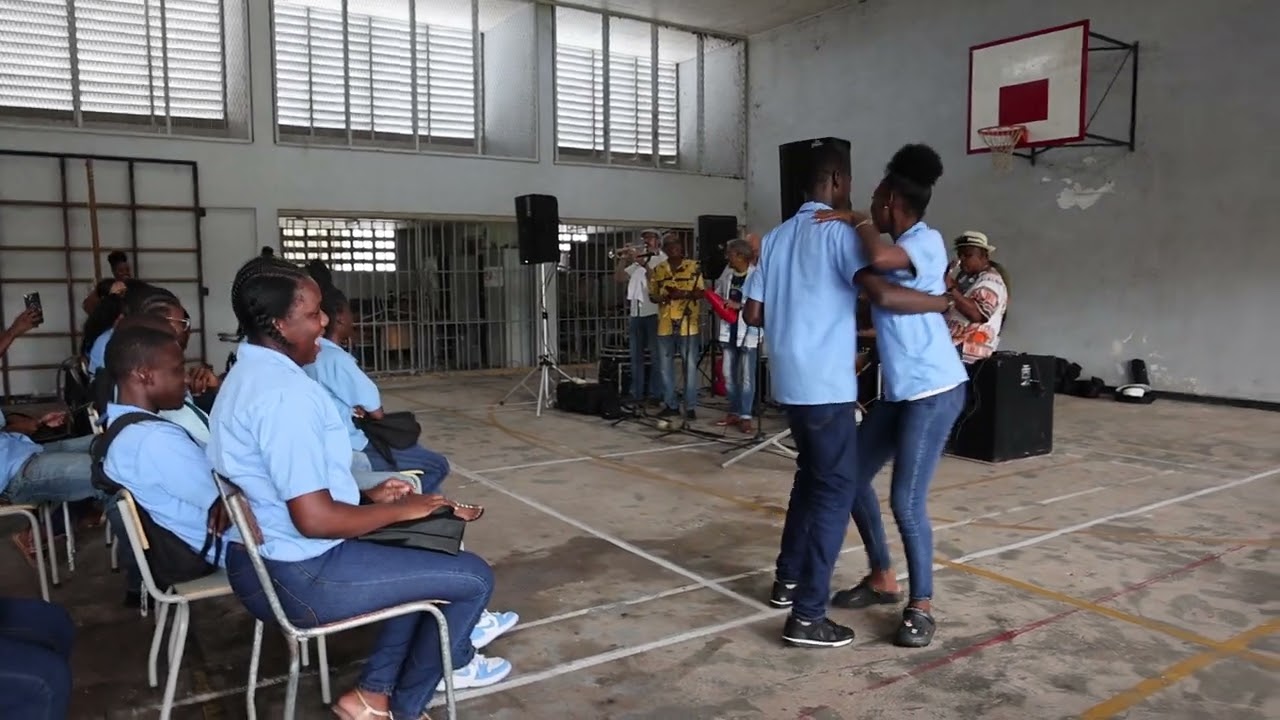 Estudiantina Ensemble @ Barronschool, Moengo, District Marowijne, Surinam - BODAS DE ORO