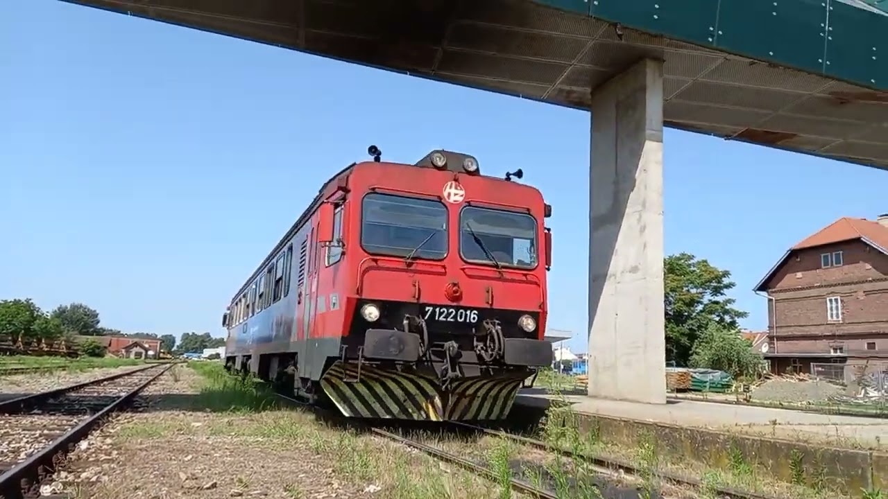 Arrival of HŽ DMU Class 7122 to Osijek main railway station/ HŽ DMU 7121 dolazak u Osijek
