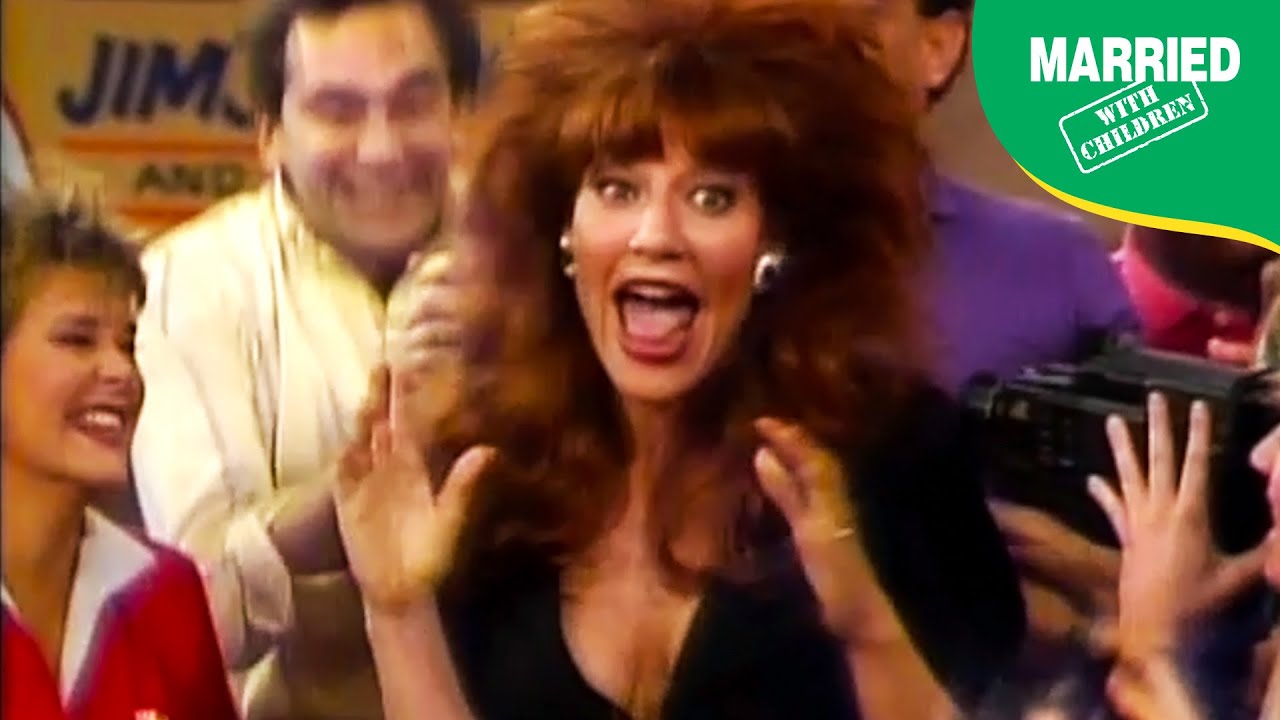 Peggy Bowls A Perfect Game | Married With Children