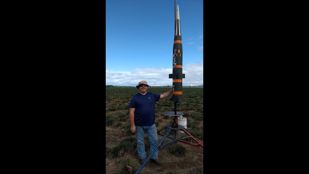 Highpower Pershing 1A missile flight on L-1000 Aerotech motor