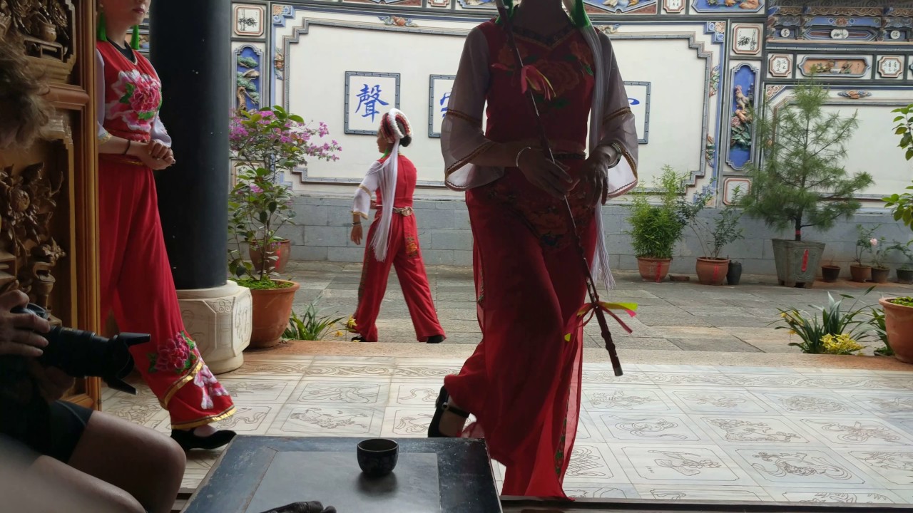 Ethnic Bai dance, Sweet Tea at Yan's Compound of Ethnic Bai, Xizhou, Yunnan, China, 2017-05-14