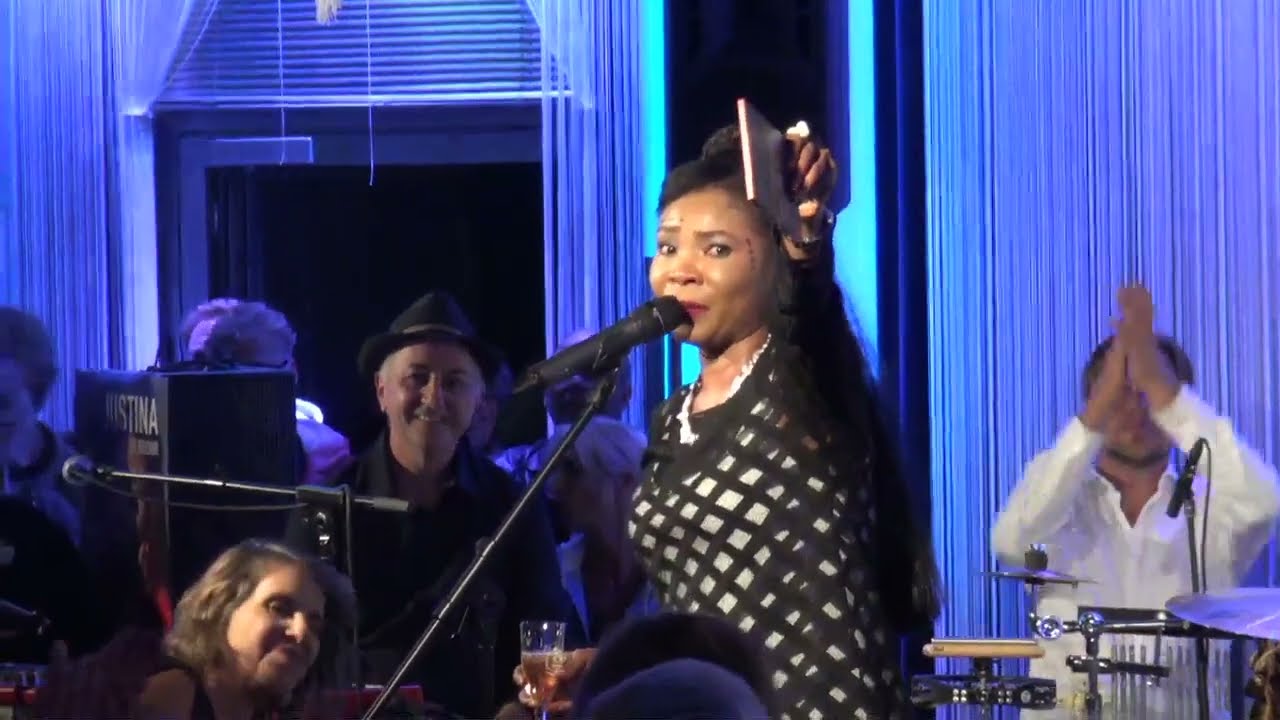 Justina Lee Brown @ Coco Baden  