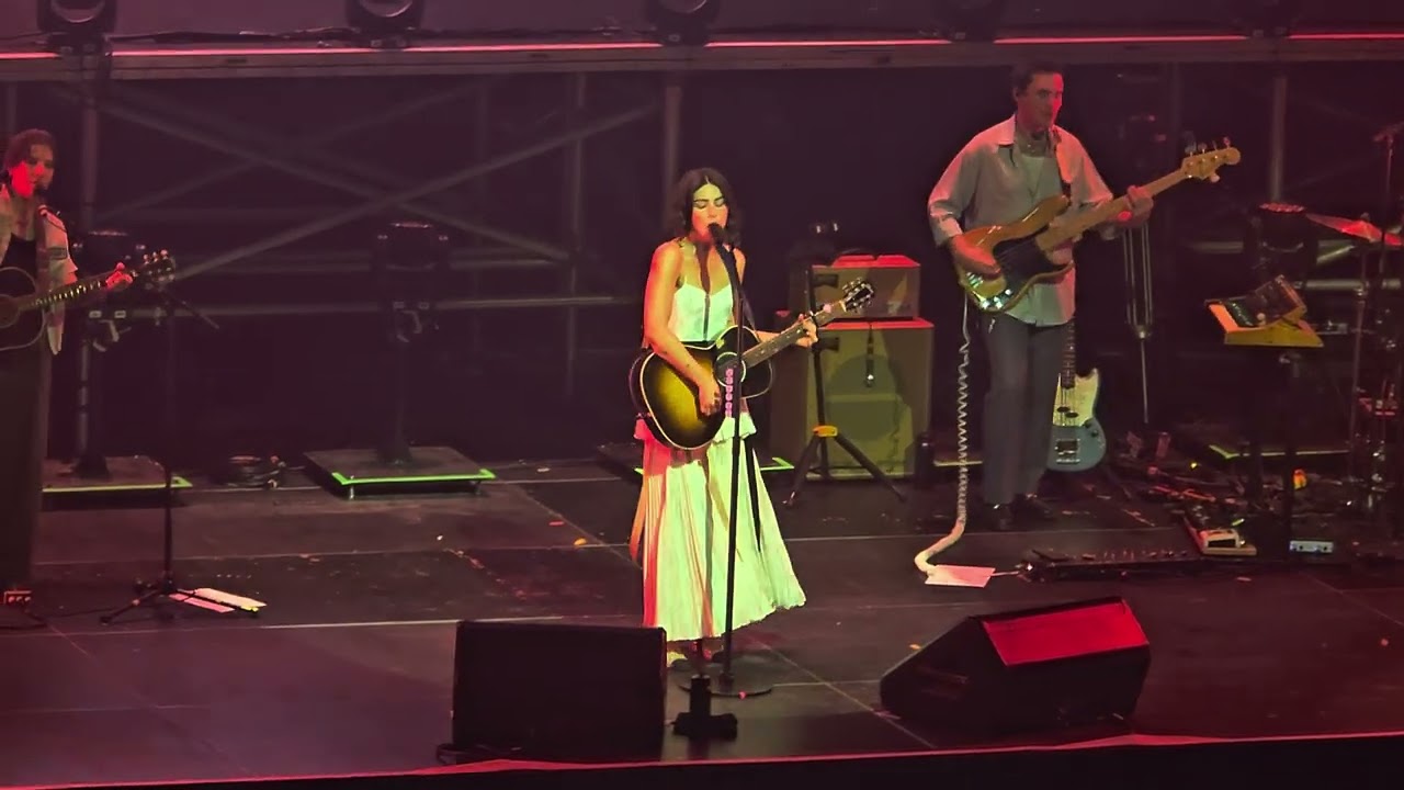 Gracie Abrams - Blowing Smoke (Mexico City) 26/08/2025