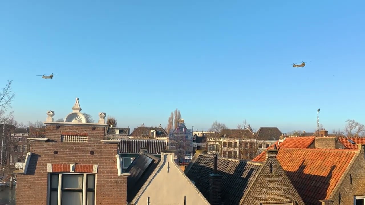 Śmigłowce wojskowe nad Dordrecht Netherlands. Military helicopters over Dordrecht Netherlands.