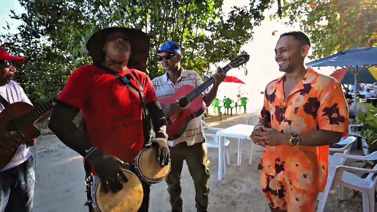 Te voy a tener que bloquear músicos de Baca chica se sorprenden al ver a Sandro Reyes 