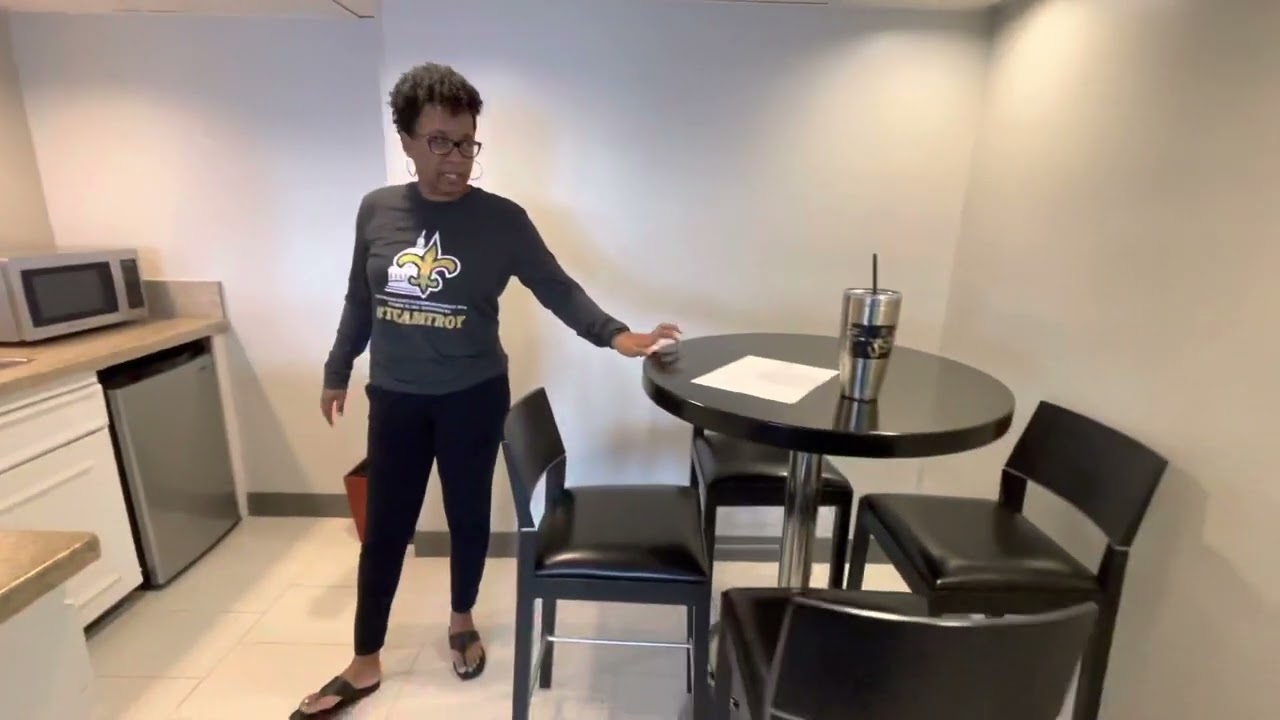 Tour of a Junior Suite at the Doubletree Downtown New Orleans