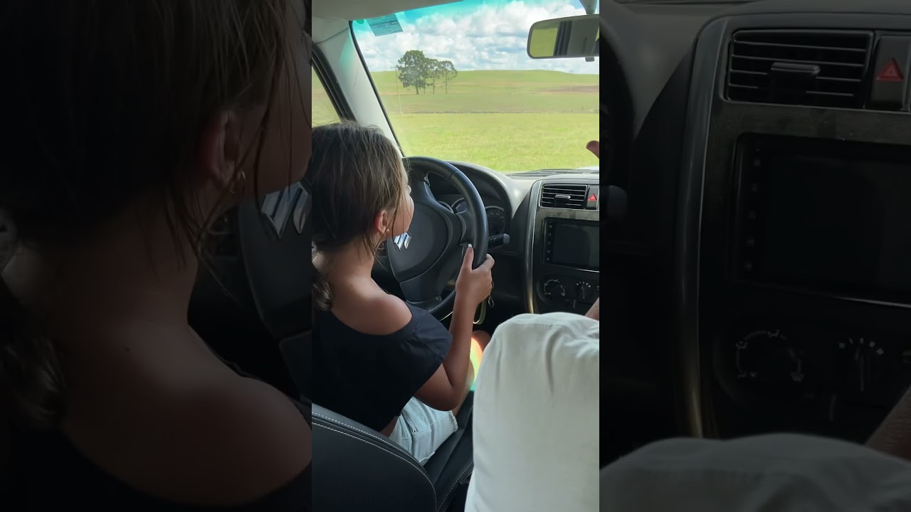Tenho 9 anos e estou aprendendo a dirigir no s&iacute;tio!