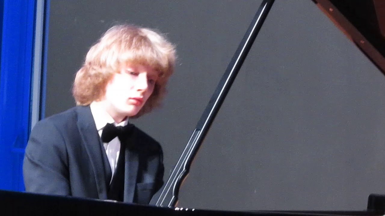 Победитель конкурса молодых музыкантов Eurovision Young Musicians-2018 Иван Бессонов в Сириусе