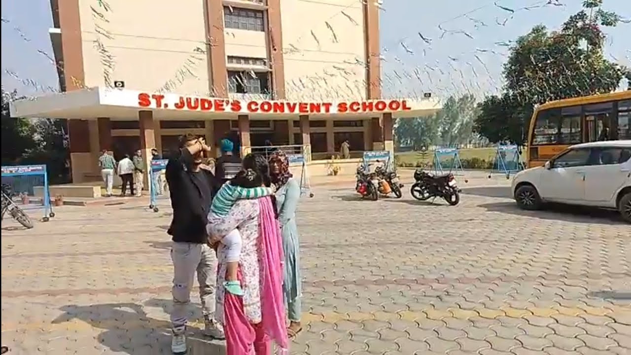 ਸਕੂਲ ਵਿੱਚ ਕੁੜੀਆਂ ਦੇ ਬਾਥਰੂਮ ਚ' ਵੱੜ ਕੇ ਵਿਡੀਉ ਬਣਾਉਂਦਾ ਸੀ ਪ੍ਰਿੰਸੀਪਲ ਦਾ ਭਰਾ ST JUDE`S  CONVENT SCHOOL