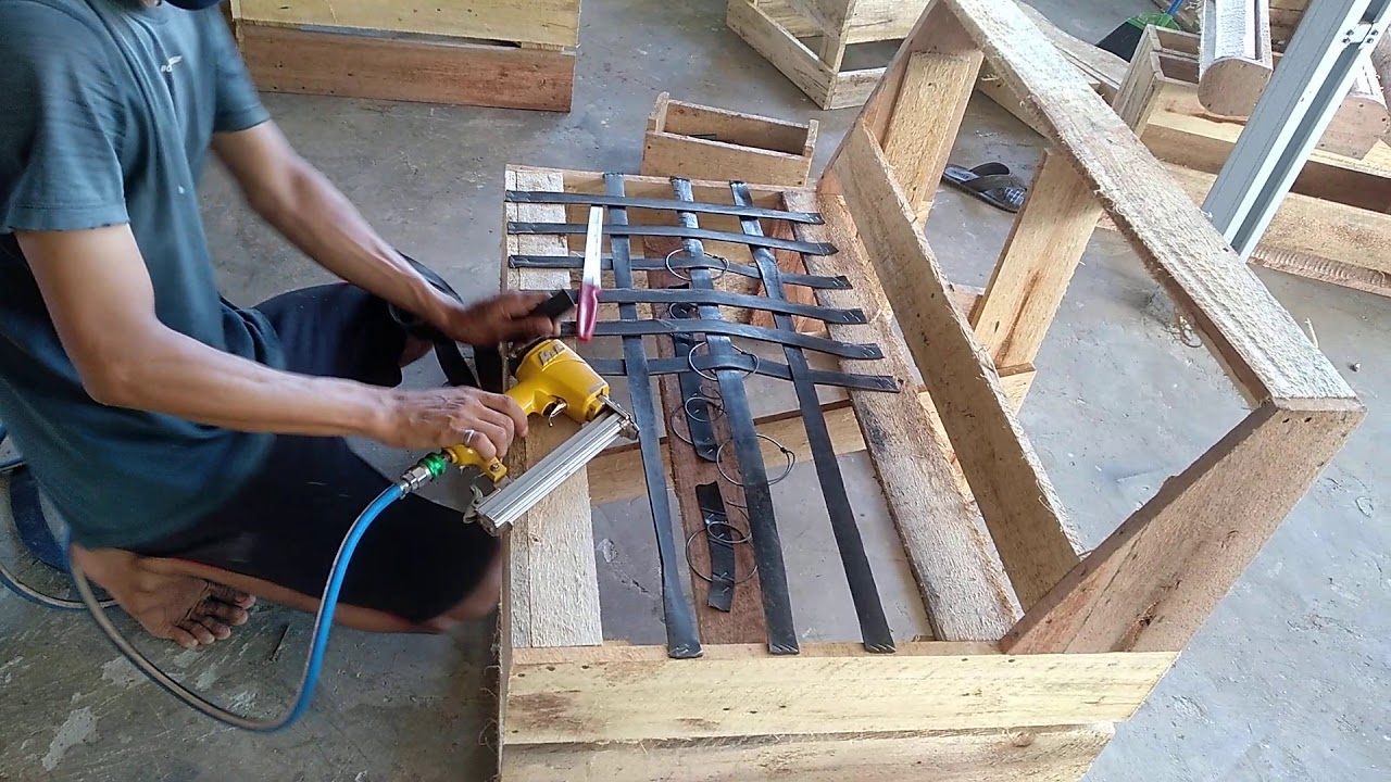 Proses Pemasangan karet sofa