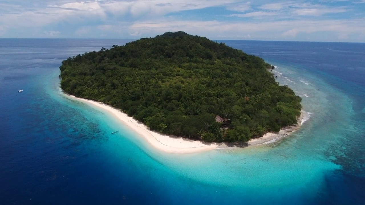 Saparua  / Molana Island - CAPEPAPERU Resort & Spa