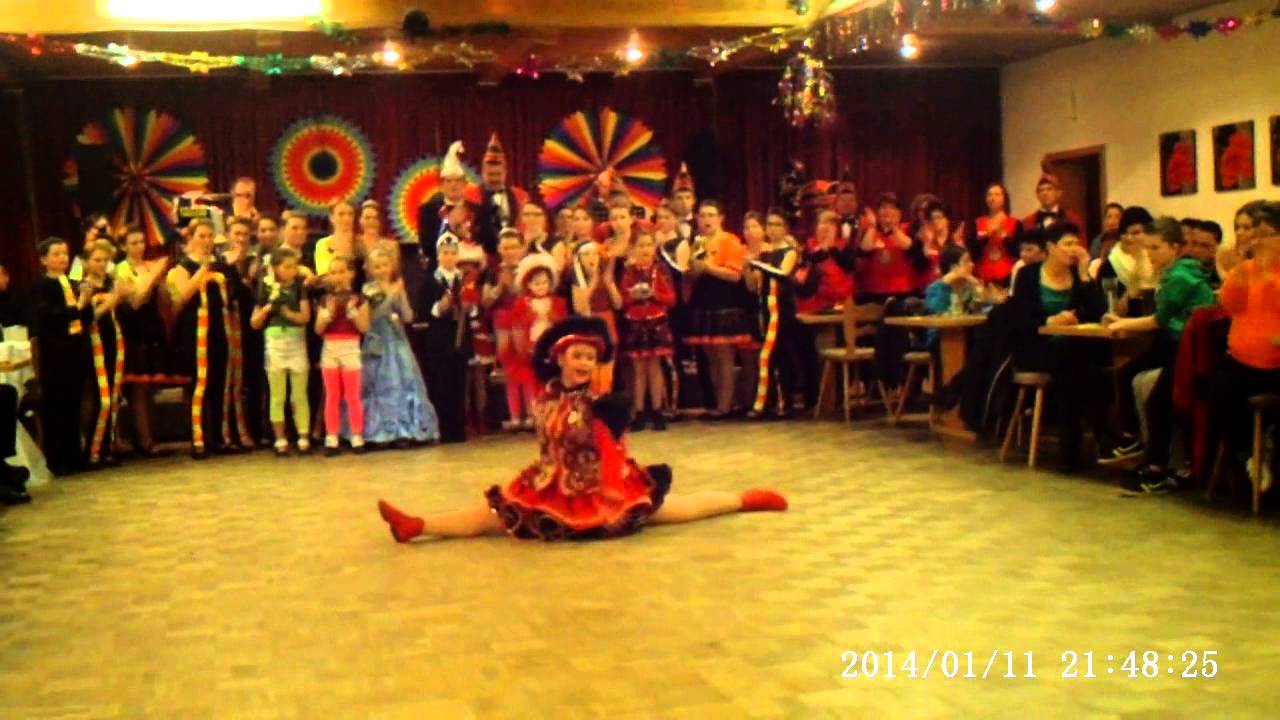 FG Seelania - Funkenmariechen Lena, Vanessa und Prinzengarde 2013/14
