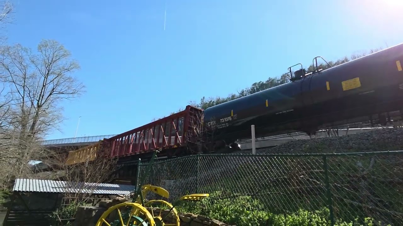 NS Heritage Unit 8101 (Central of Georgia) is 2nd in command on this northbound manifest 