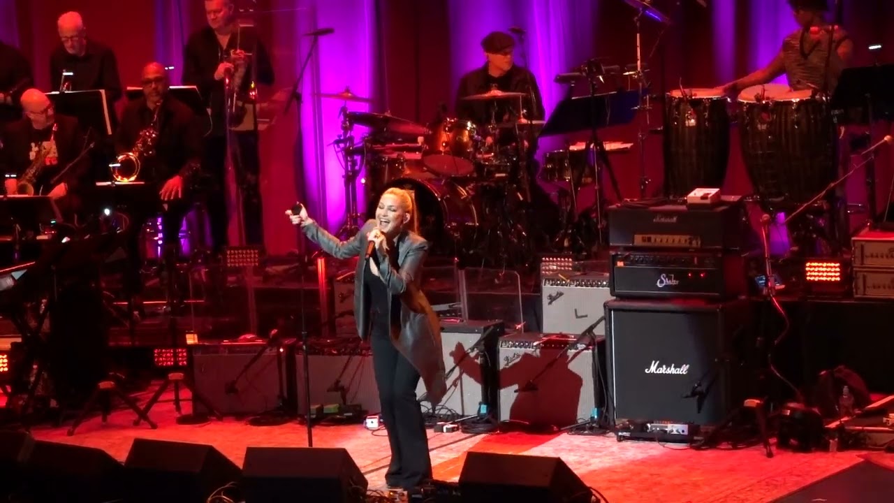 Kate Hudson -  Gonna Find Out 3-6-25 Beacon Theater, NYC