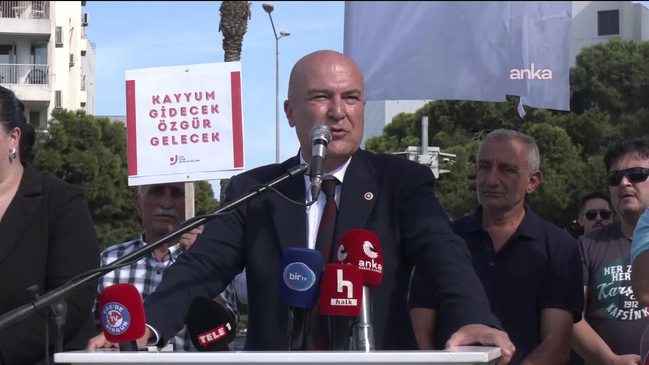 CHP İzmir İl Örgütü, CHP İstanbul İl Başkanlığı'na kayyum atanmasını protesto etti