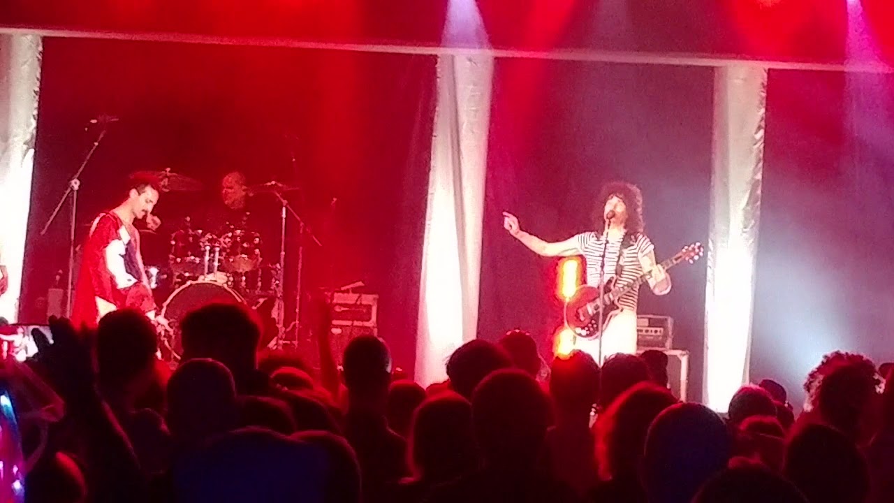 Flash, a tribute to Queen. Butlins Bognor 70s weekend Feb 2019