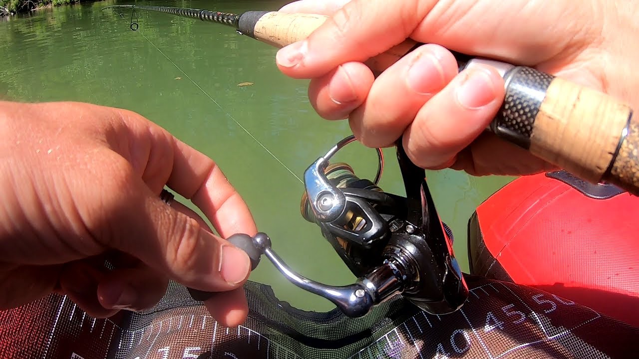 Pêche en FLOAT-TUBE dans une RIVIÈRE à TRUITES pendant la CANICULE !