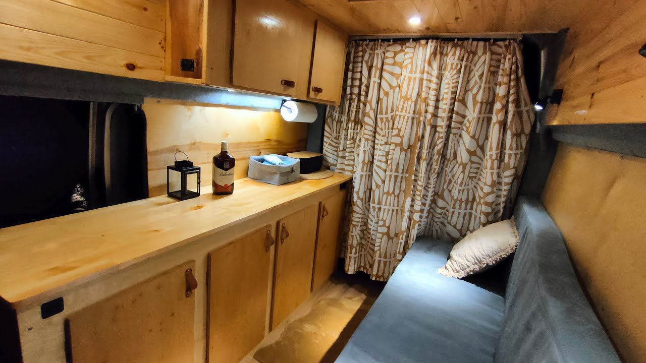 Budowa Kampervan Renault Trafic L2H2 Kamper