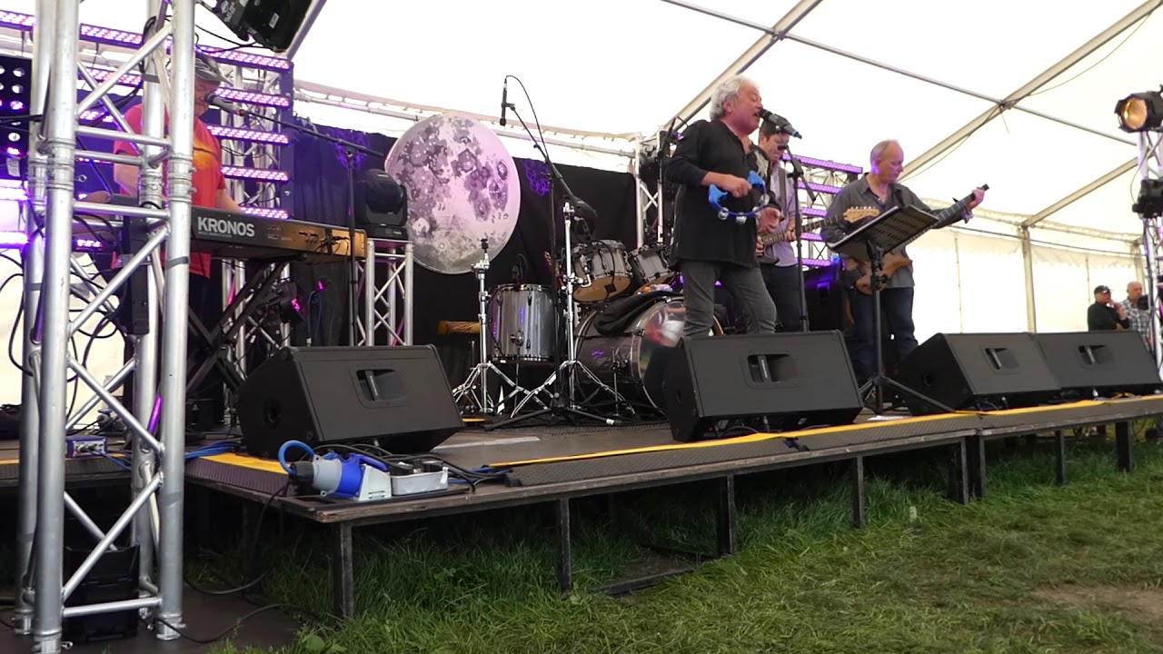 Burlesque - Invisible Touch - Genesis - Cover
