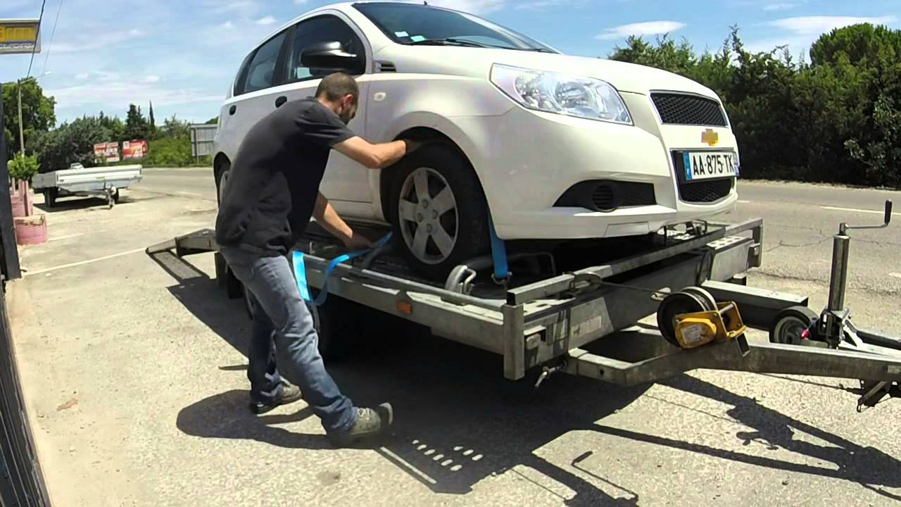 chargement rapide et sanglage sécurisé sur porte voiture