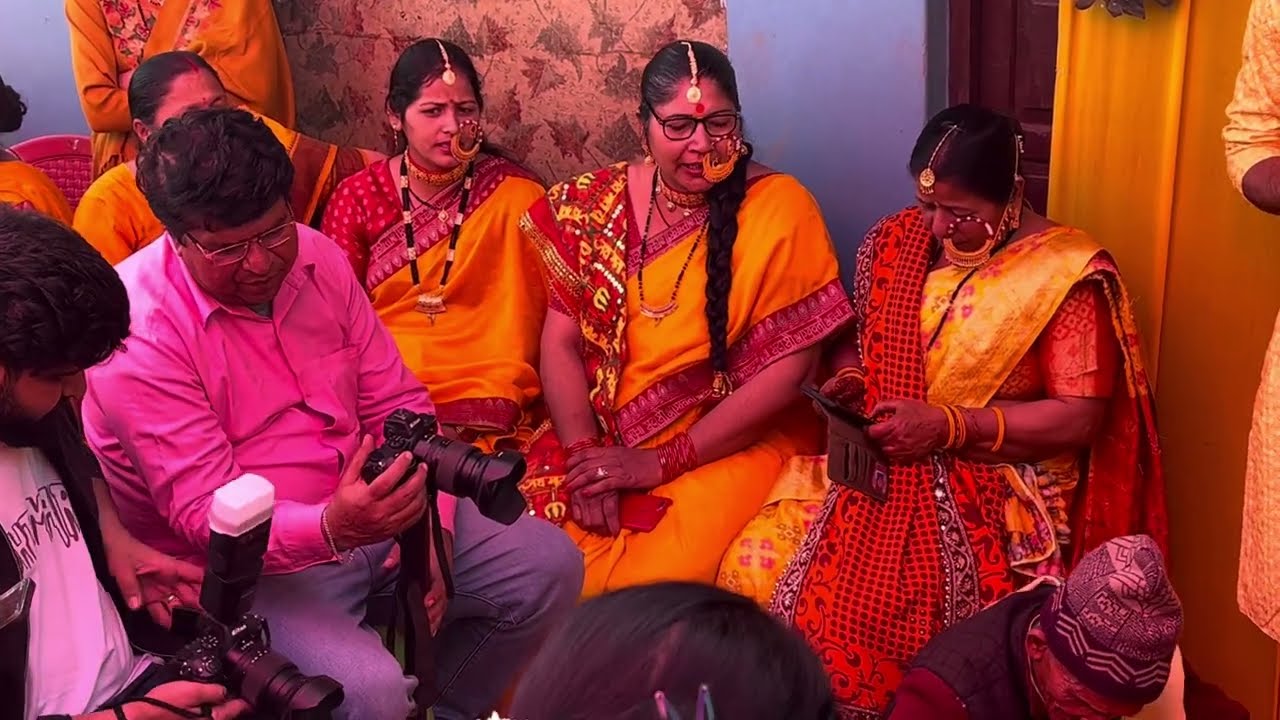 मंiगल गीत हल्दी बांन देते हुए पसंद आए तो लाइक कमेंट सब्सक्राइब जरूर करें