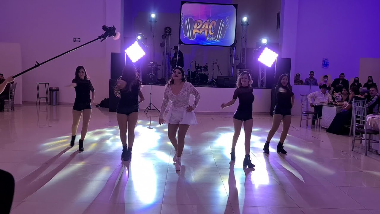 remix de novia con sus damas ( ve como sorprende al novio )