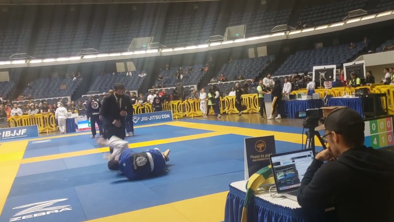 Sean with a choke for the win.