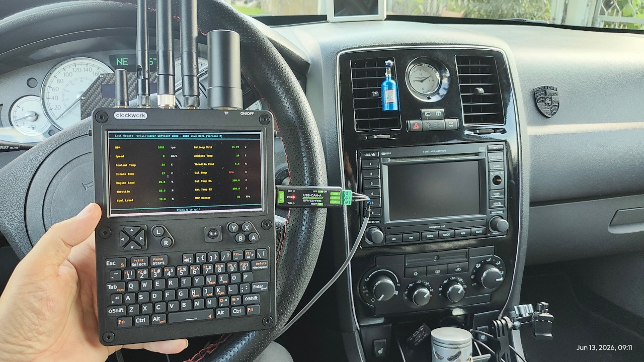 Адаптер #Waveshare USB-CAN-A в связке с #uConsole для отображения данных CAN BUS на #300C от #Hayri