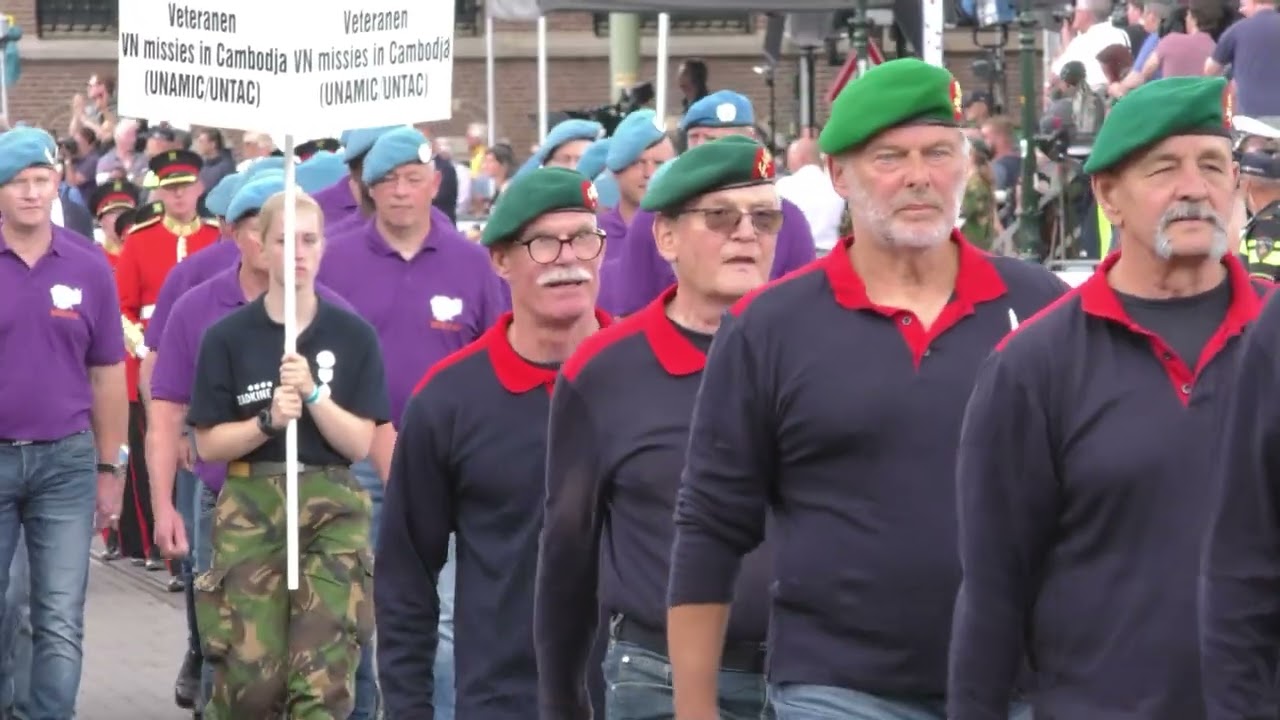 Veteranendag 2022   compleet Defile'   opname op Buitenhof