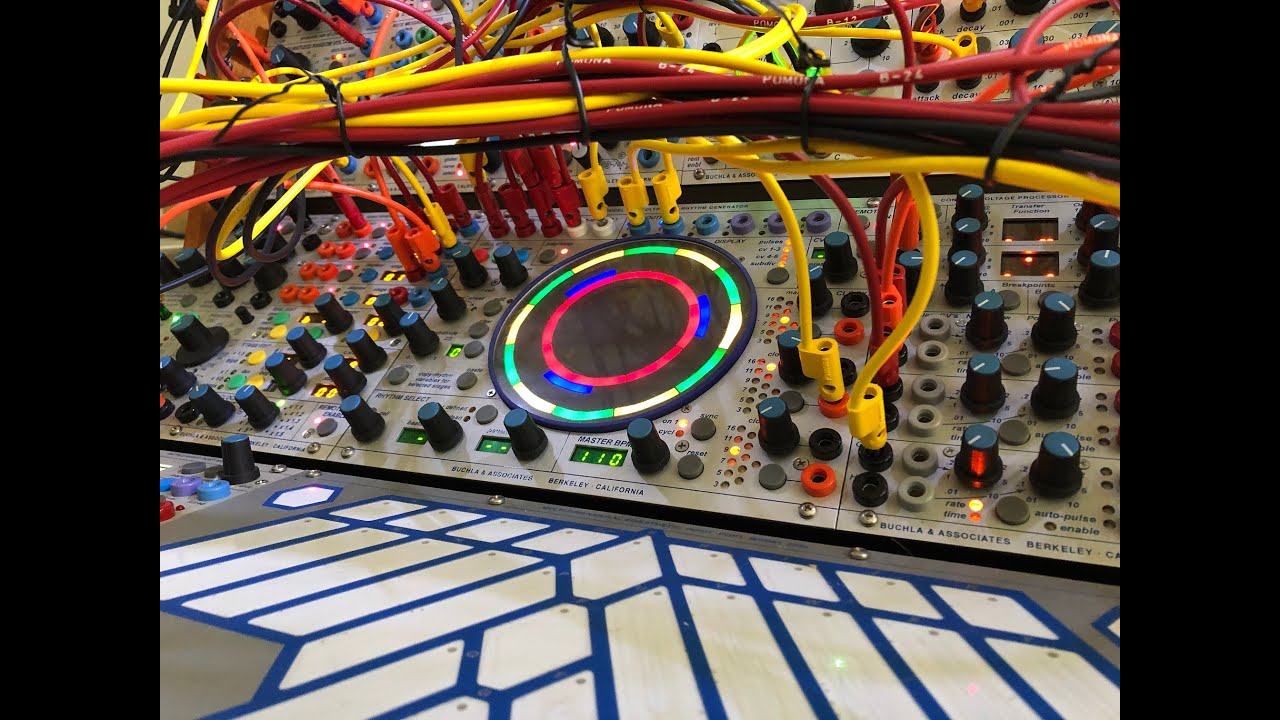 Building a Buchla patch from scratch. Showcasing the 252e.