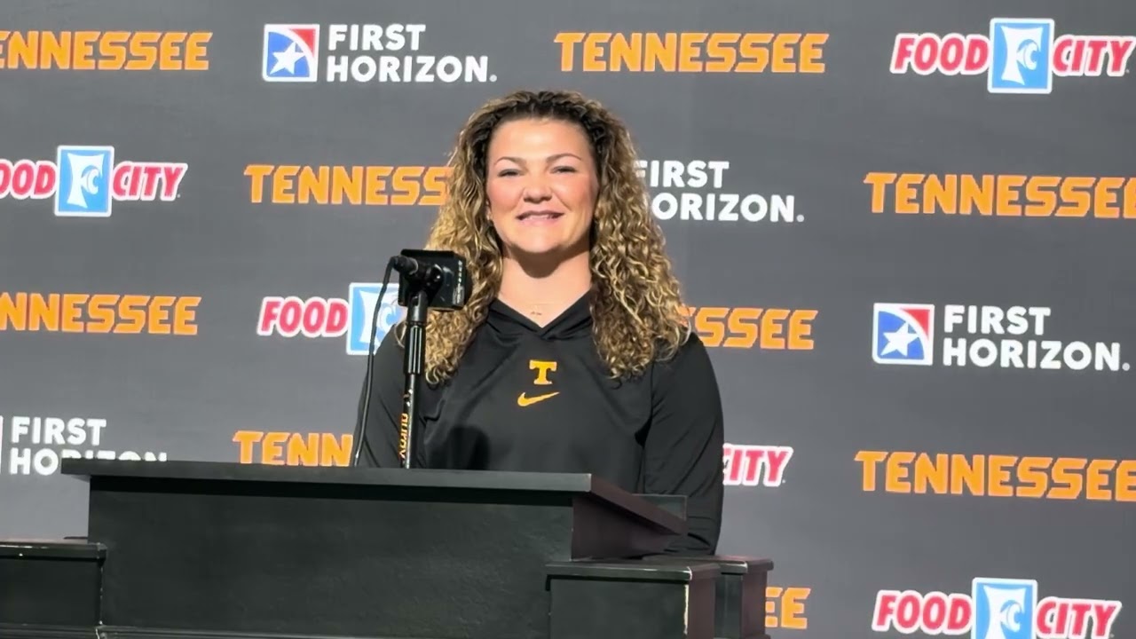 No. 1 Tennessee Softball INF Ella Dodge Talks 14-0 Start, Success at the Plate