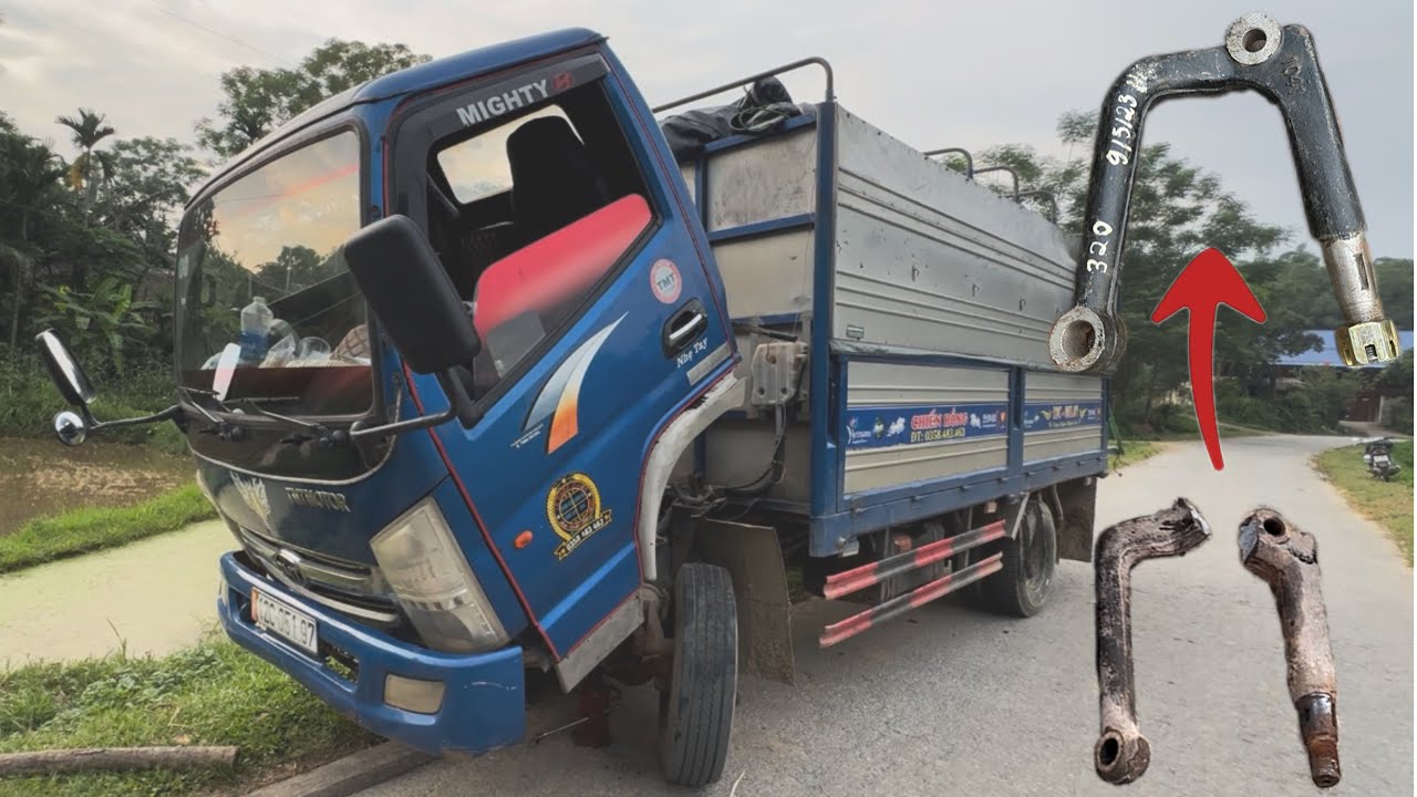 Repair along the road of a truck that lost control, broken the guide shaft