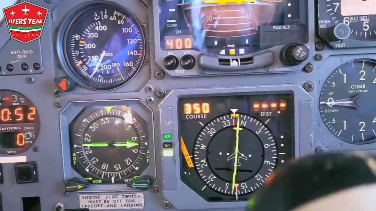 Aprendiendo algo de los instrumentos de vuelo, volando de Cabo San Lucas a El Paso. Texas.
