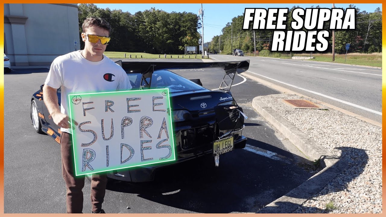 Раздача бесплатных поездок на Supra в общественных местах.